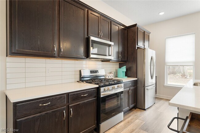 Building Photo - 2250 E 100th St