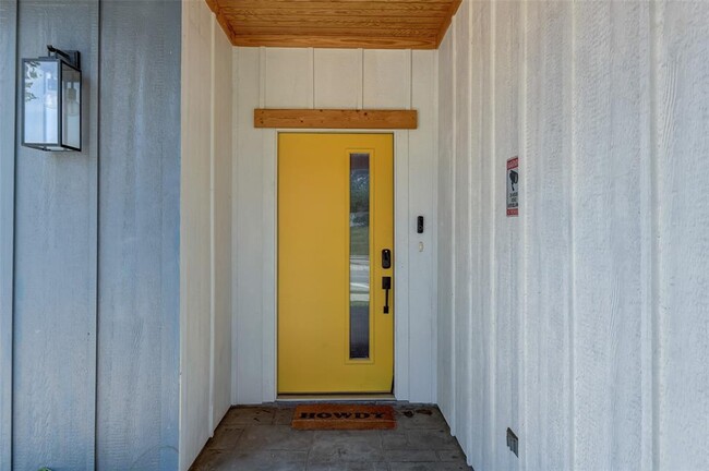 Building Photo - 1464 E Rosedale St