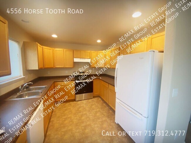 Building Photo - 4556 Horse Tooth Rd