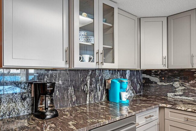 Building Photo - 1007 W Beach Blvd