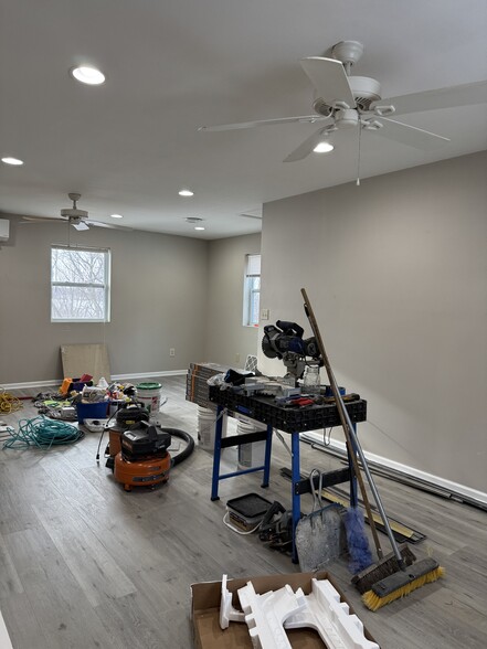 Workout room family room , or large master BR - 211 Dividing Ridge Rd