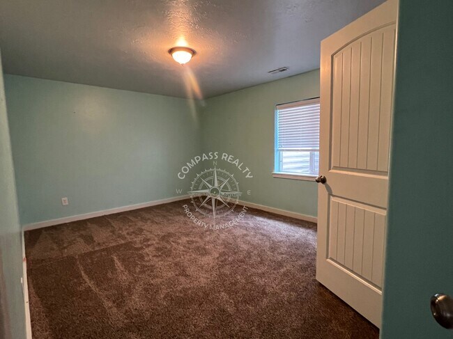 Building Photo - 375 Slate Drive