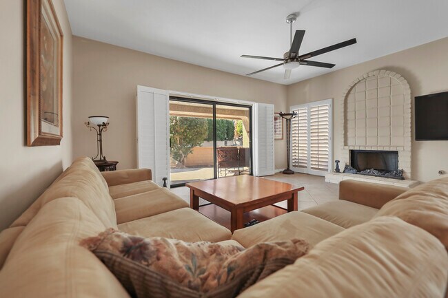 Building Photo - 44389 Cannes Ct