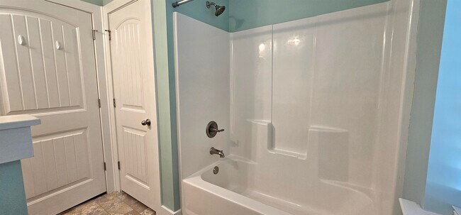 Building Photo - 440 Shaftesbury Ln