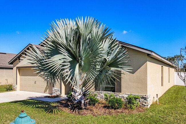 Building Photo - 6519 Redbay Dr