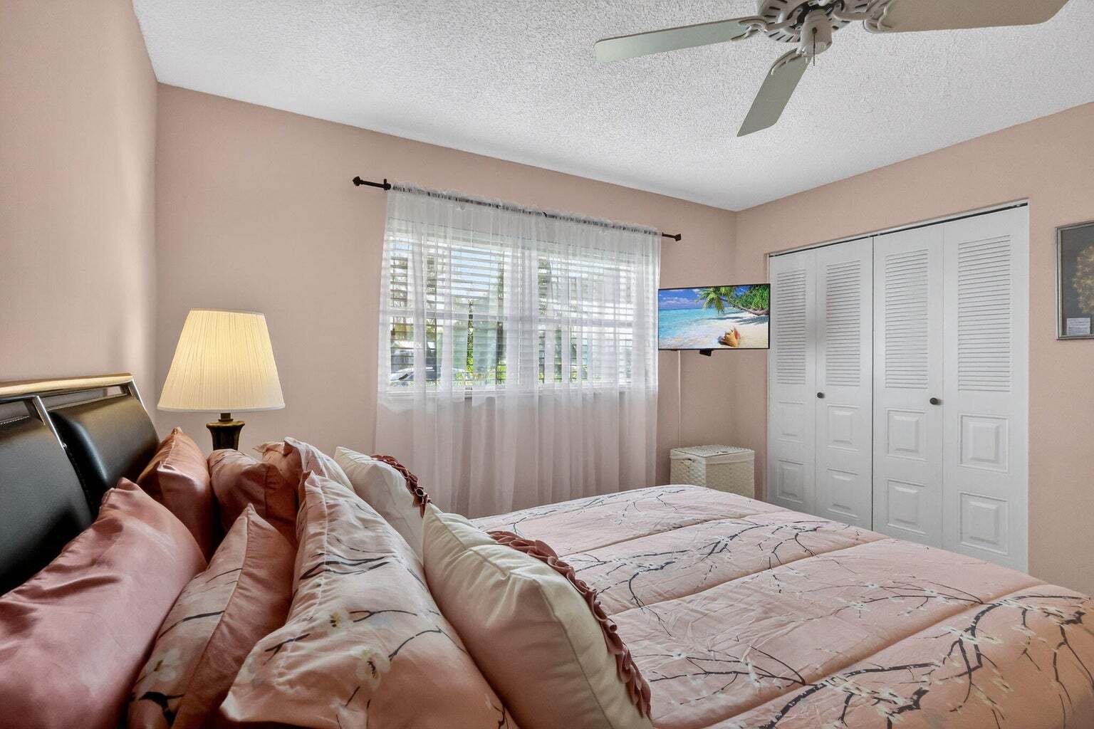 Building Photo - 6357 Overland Dr