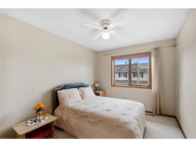 Building Photo - 14797 Lower Endicott Way