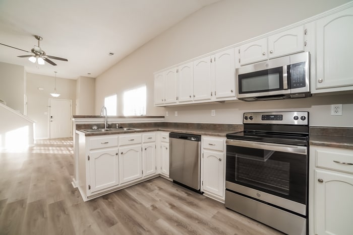 Building Photo - 9167 Kaitlyn Dr S