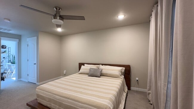 Building Photo - Great Townhome in Timnath Lakes