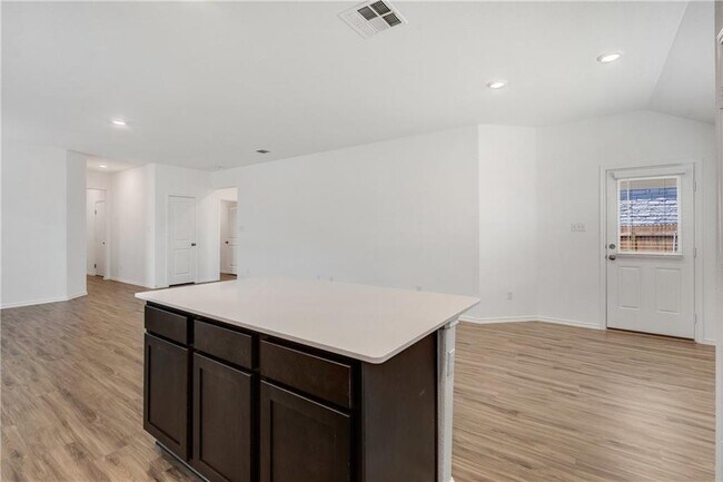 Building Photo - 3204 Kenner Dr