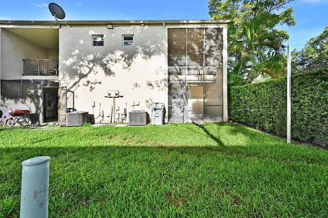 Building Photo - 3336 Quail Close