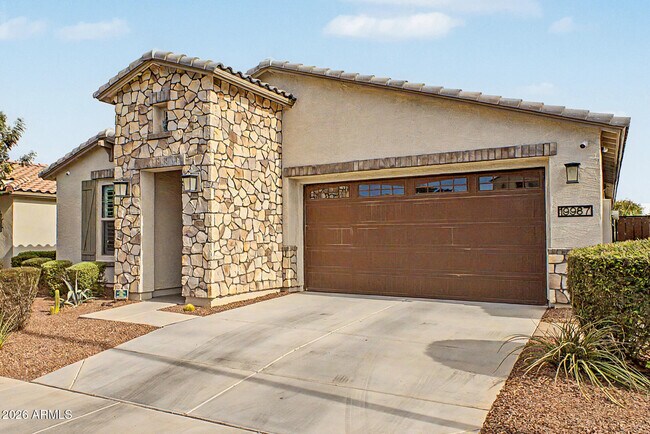 Building Photo - 19987 W Glenrosa Ave