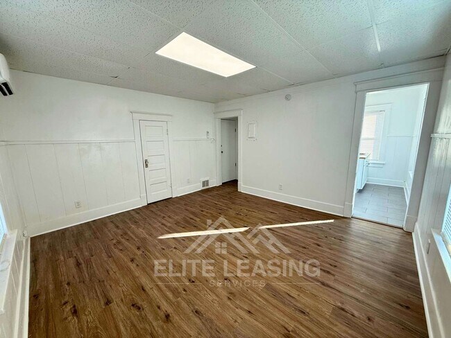 Building Photo - 1500 SW Van Buren St