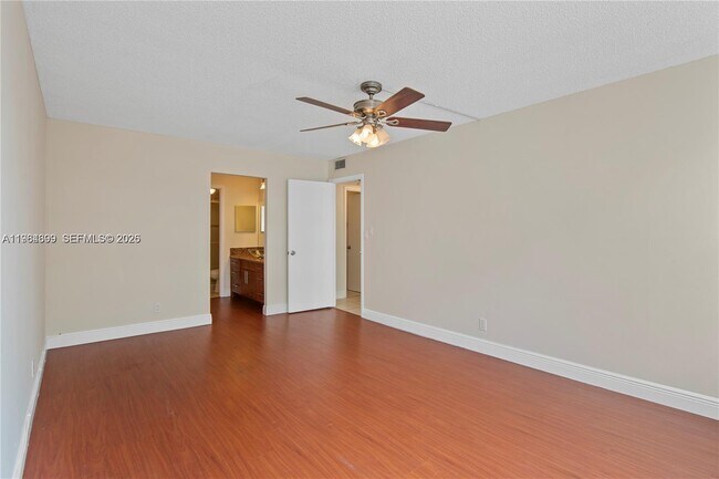 Building Photo - 16740 NE 9th Ave