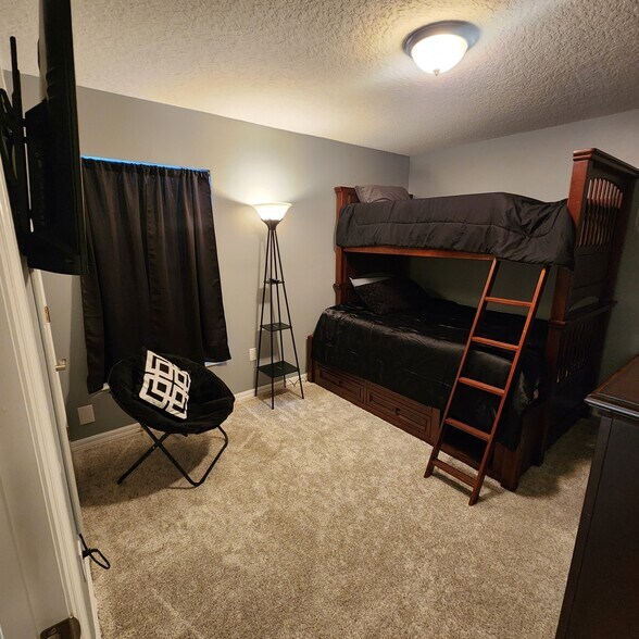 Building Photo - 155 Sela Ct