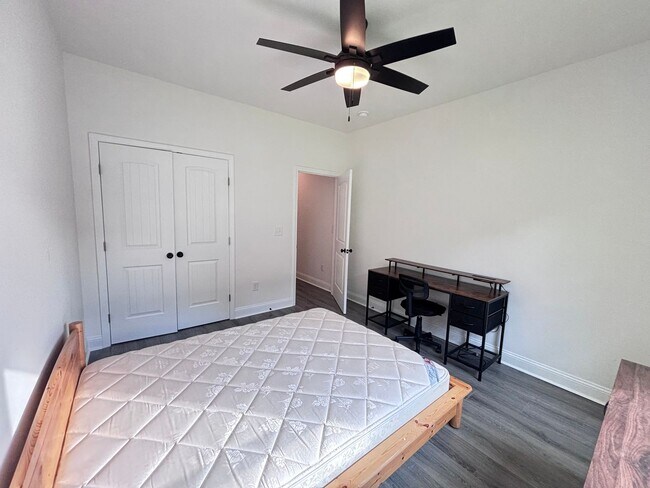 Building Photo - 1874 Rolling Hills Dr