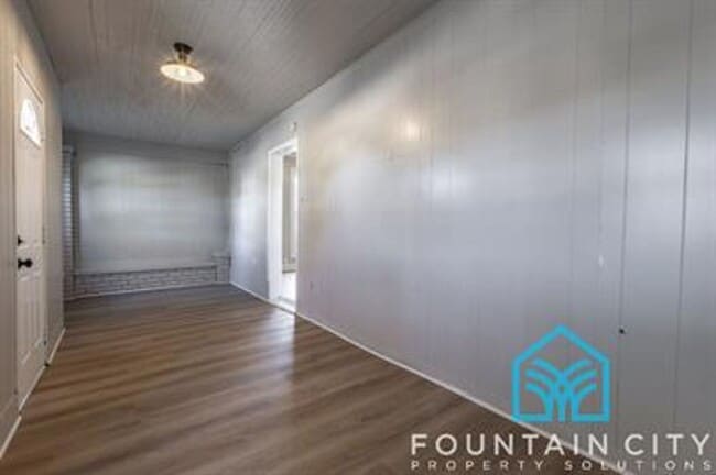 Building Photo - 205 Ferrel St