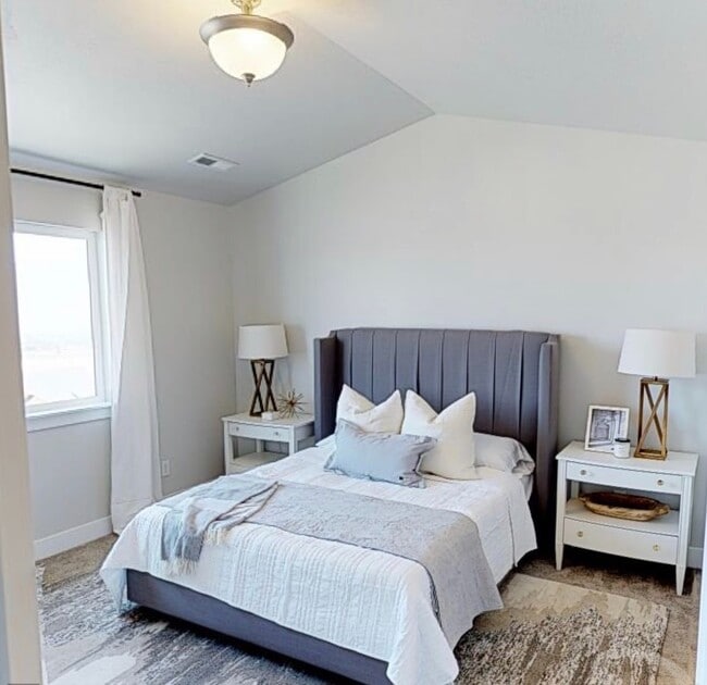 Building Photo - Luxury Townhome For Rent - Four Bedrooms!!