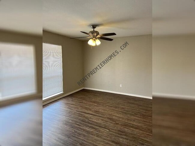 Building Photo - 301 NW 81st St