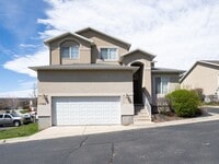 Building Photo - 4 Bedroom - 2.5 Bathroom House in Provo