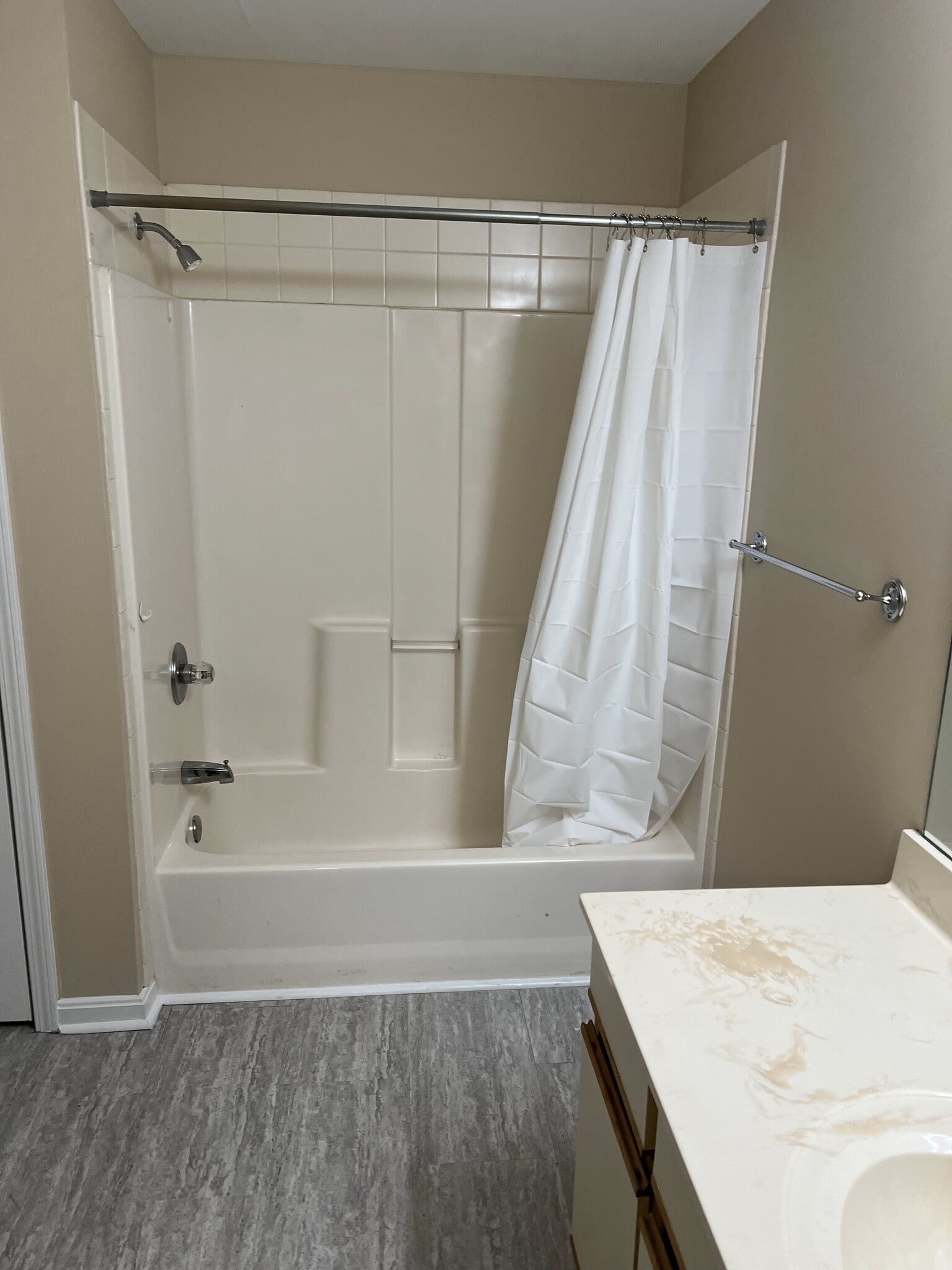 Building Photo - 2057 Leland Dr