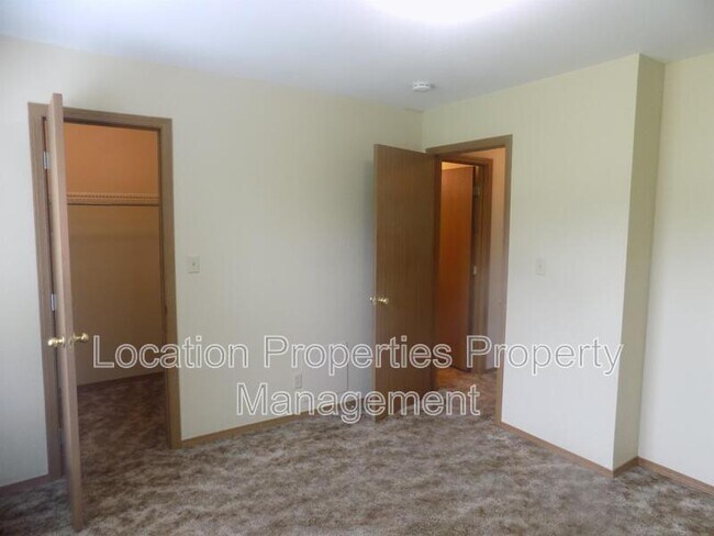 Building Photo - 950 Monterey Way