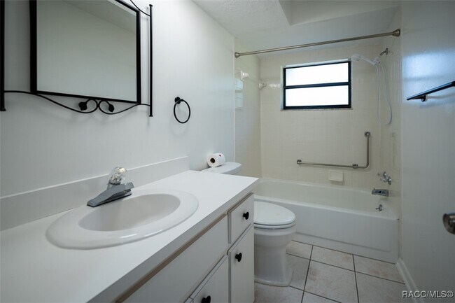 Building Photo - 68 W Sugarberry Ln