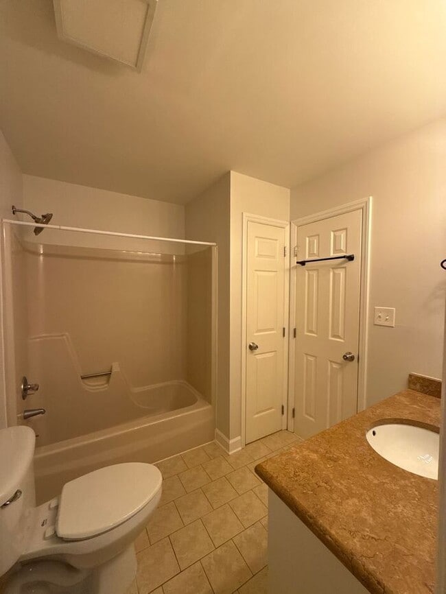 Building Photo - Dilworth Home - T.R. Lawing Realty Property