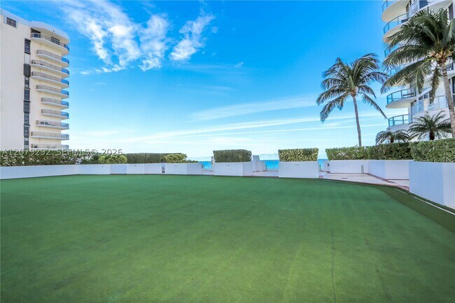 Building Photo - 6365 Collins Ave