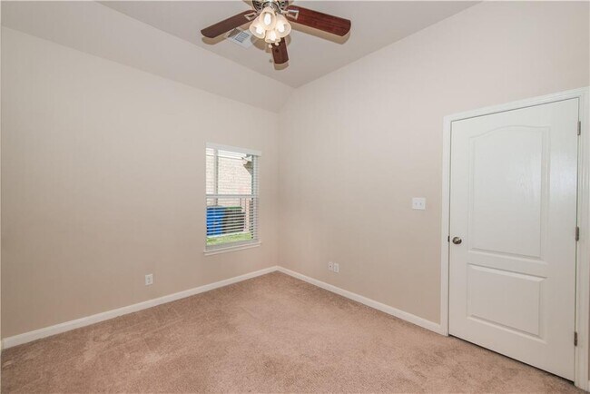 Building Photo - 117 Colthorpe Ln