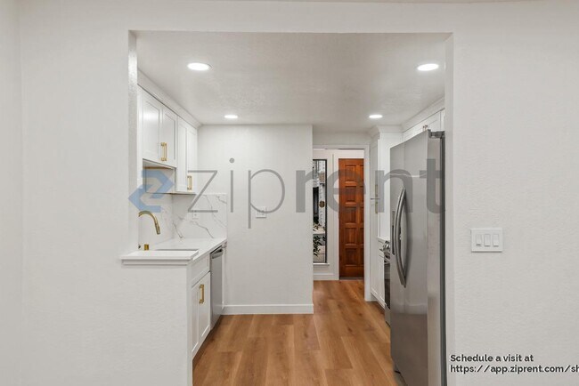 Building Photo - 1260 Sierra Village Pl