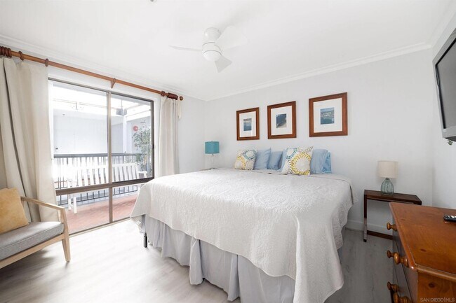 Building Photo - 8263 Camino Del Oro