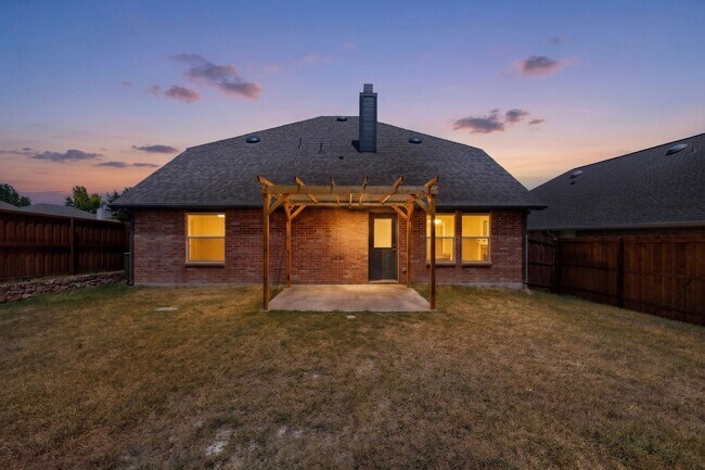 Building Photo - Spacious Renovation Ready To Be Called Home!!!