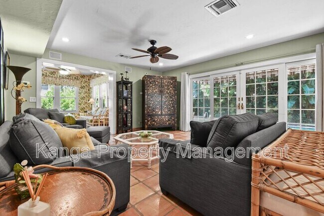 Building Photo - 194 Almeria Rd