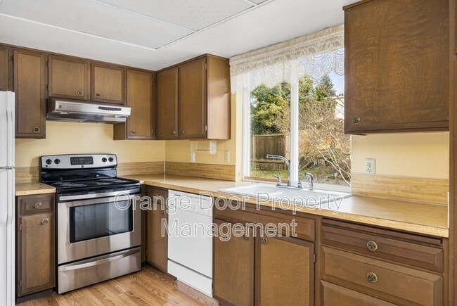 Building Photo - 13410 115th Ave NE