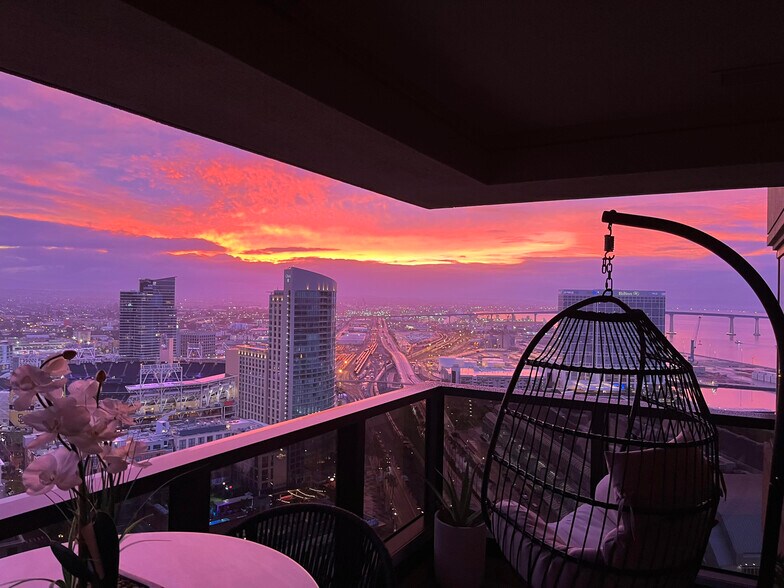 Building Photo - 200 Harbor Dr