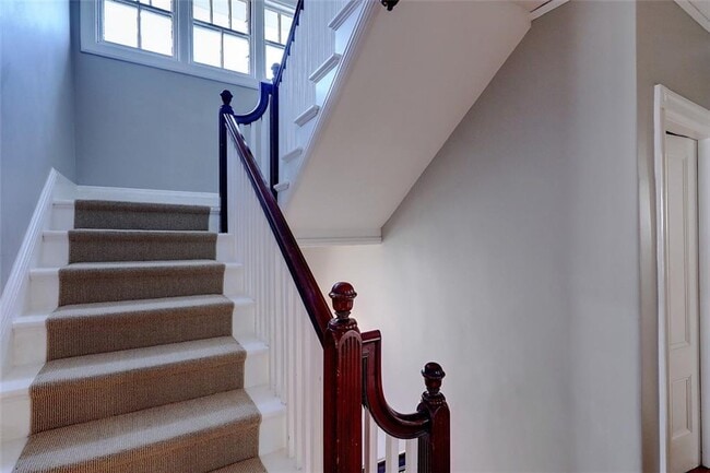 Building Photo - 37 Barnes St