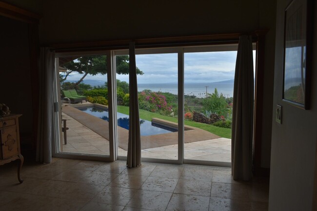 Building Photo - Molokai long term retreat 5 bedroom 3 bath