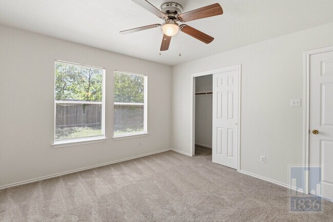 Building Photo - 228 Pearl Lake Dr