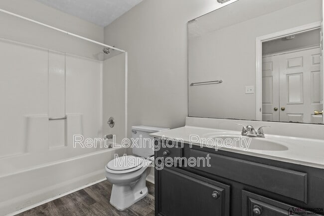 Building Photo - 3424 Promenade Dr