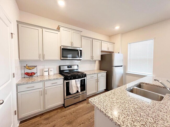 Building Photo - 125 Lily Pond Pl