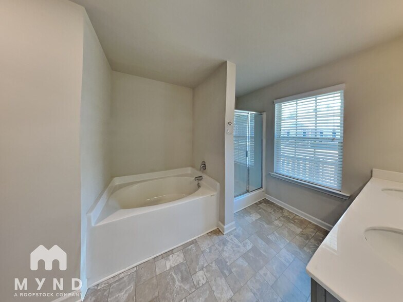 Building Photo - 238 Hydrangea Ct