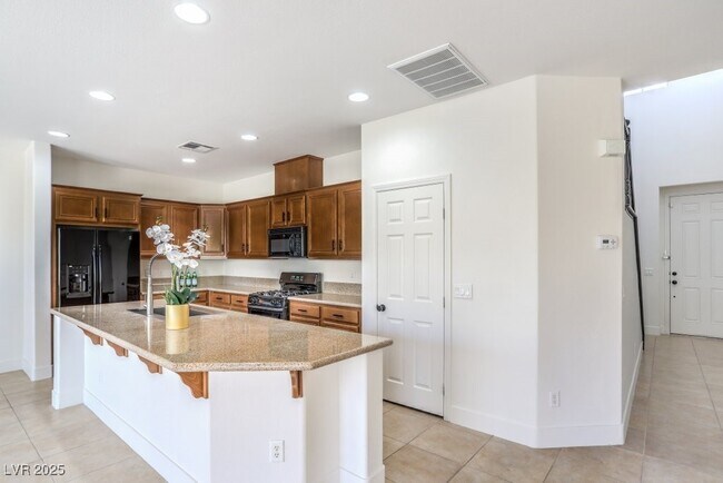 Building Photo - 7580 Rockhampton Ave