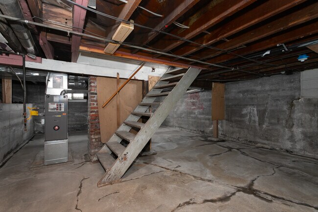 Building Photo - 3819 S G St