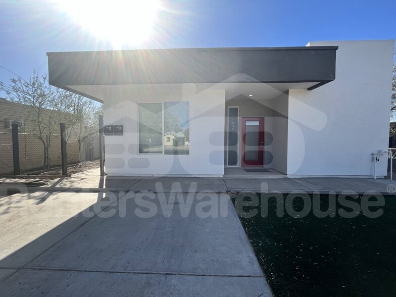 Building Photo - 1437 E Roosevelt St