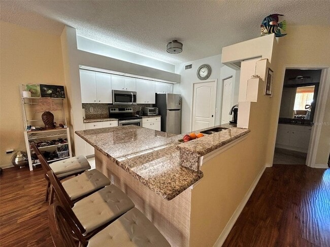 Building Photo - 245 Hemingway Dr