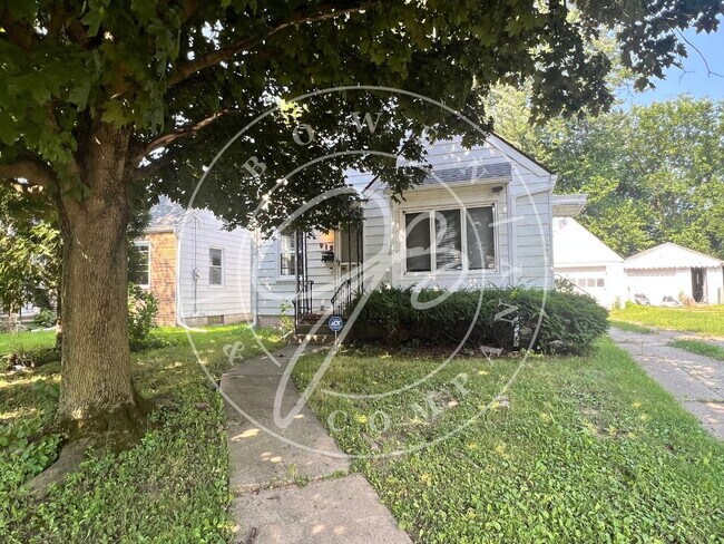 Primary Photo - 915 Turner Ave