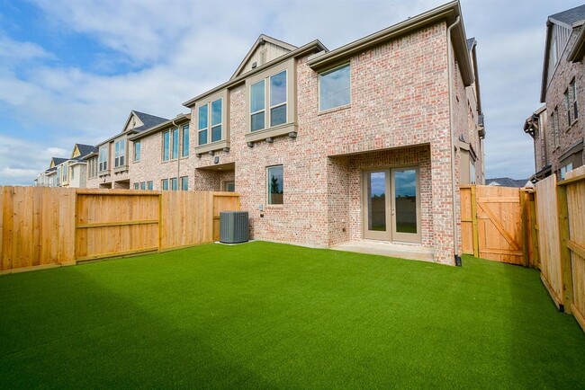 Building Photo - 6551 Scarlet Pond Ln