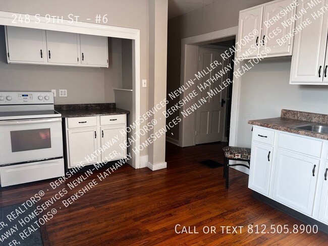 Building Photo - 2 Bedroom with All Utilities included Clos...