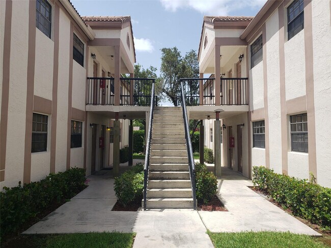 Building Photo - 12252 Royal Palm Blvd